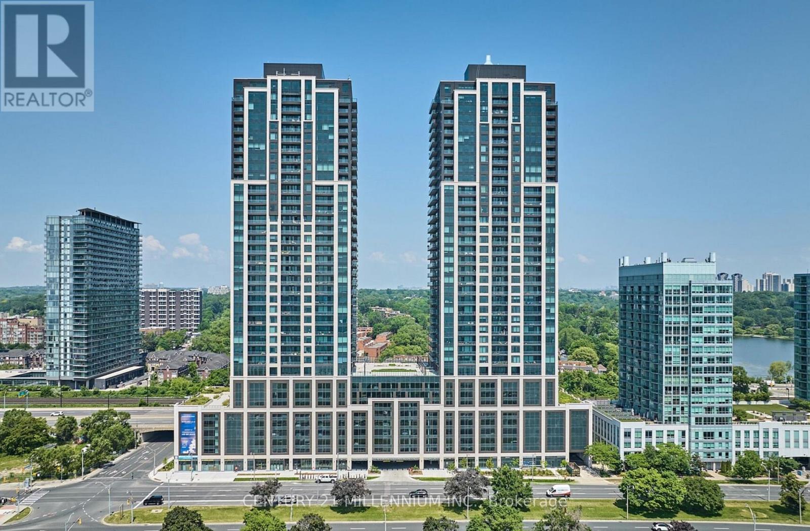<div class="slider-price">$769,900</div><p>3011 - 1926 Lake Shore Boulevard W, Toronto, Ontario</p>