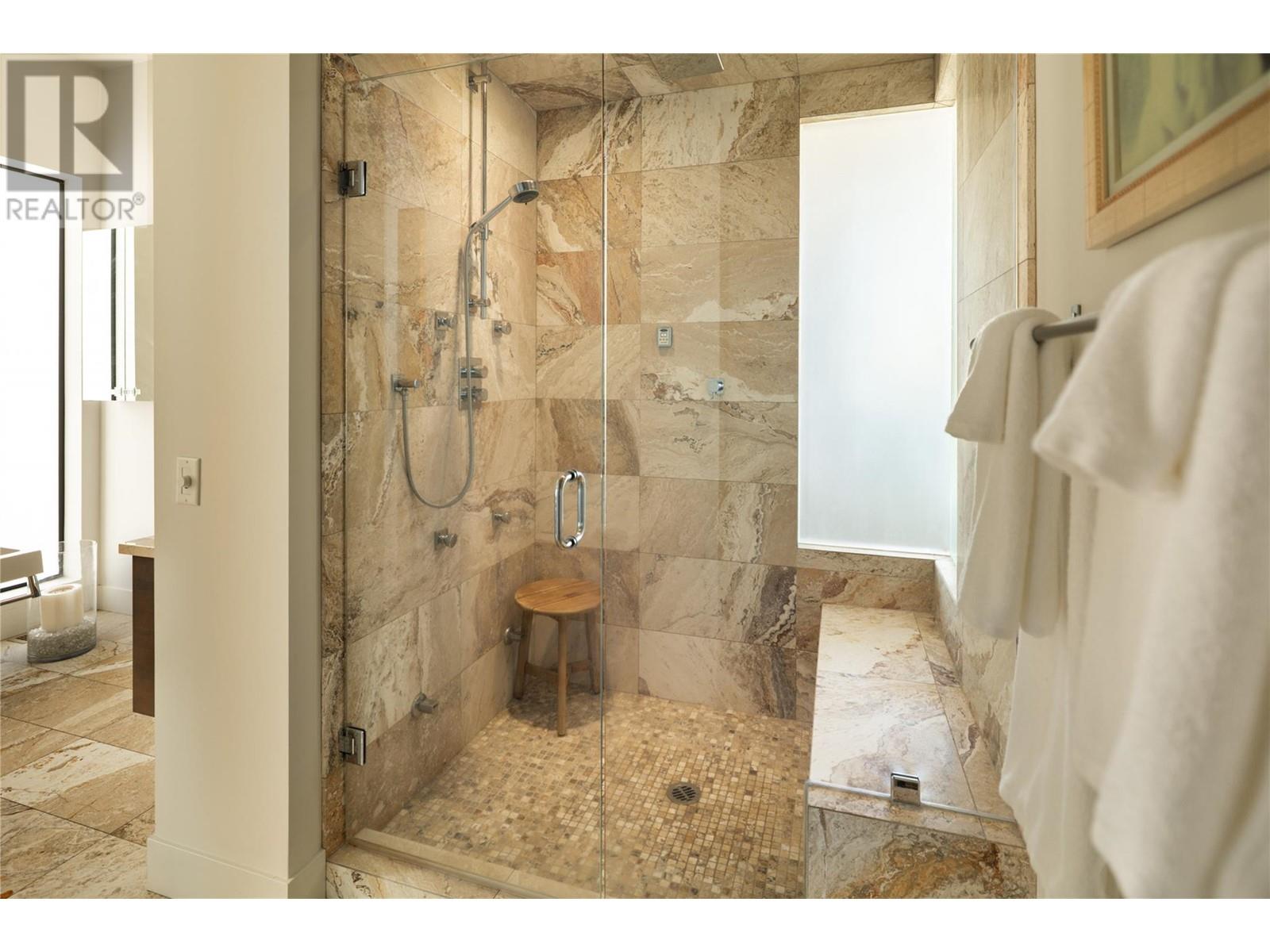Property at 1875 Scott Crescent image 4