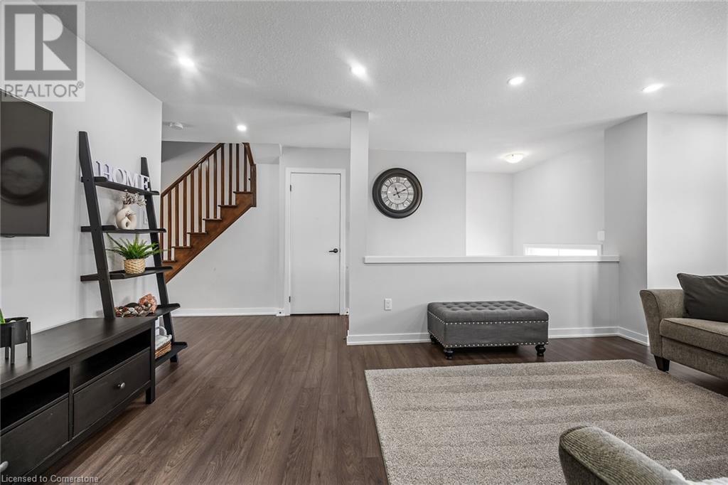 66 Crafter Crescent, Stoney Creek, Ontario  L8J 0H7 - Photo 9 - 40727170