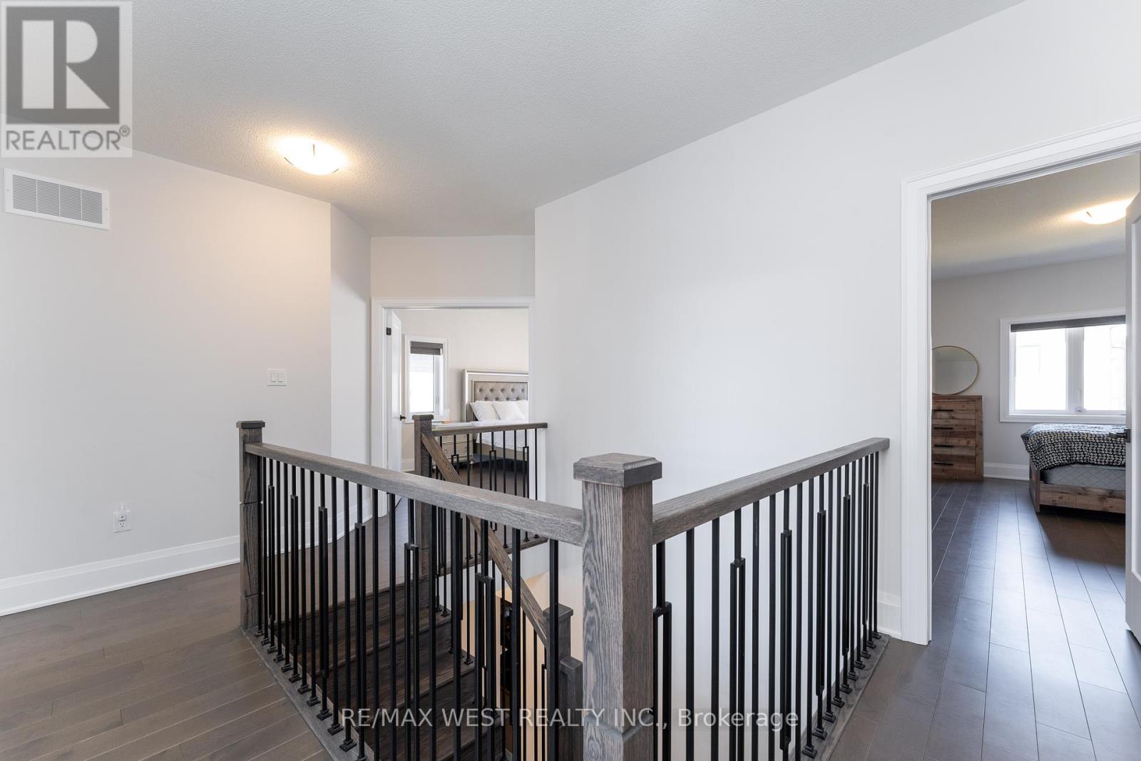 47 Kessler Drive, Brampton (Sandringham-Wellington North), Ontario  L6R 4E7 - Photo 11 - W12142793
