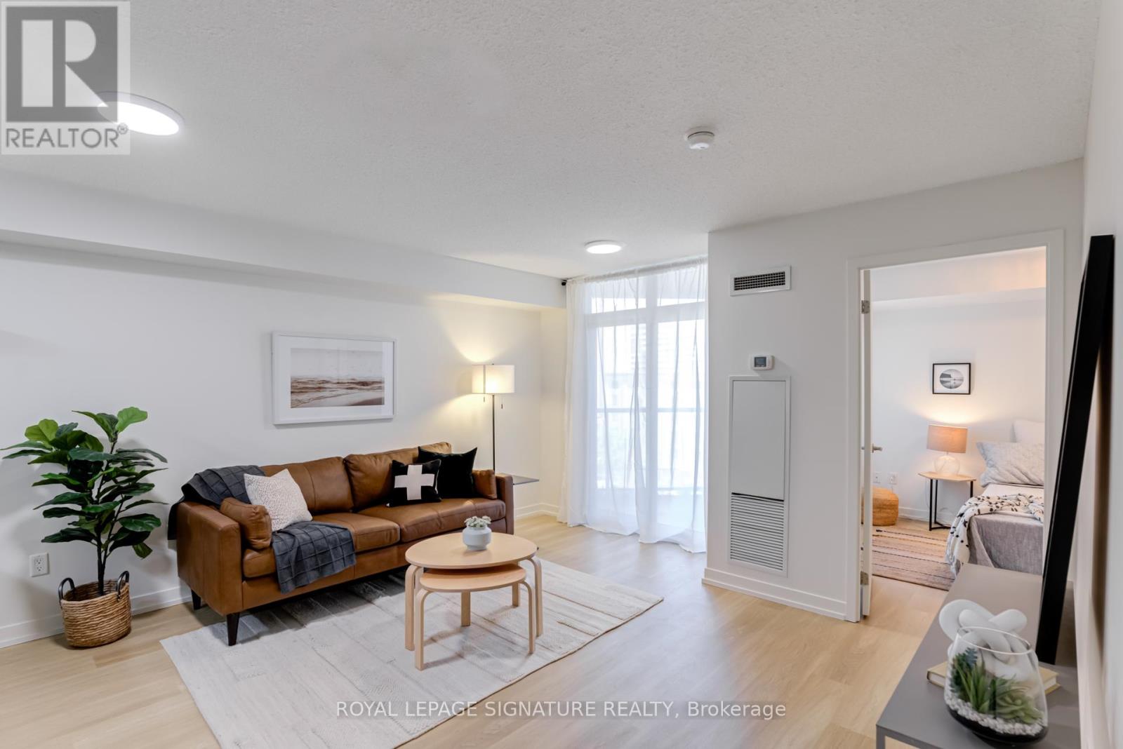 Property at 726 - 816 LANSDOWNE AVENUE image 5