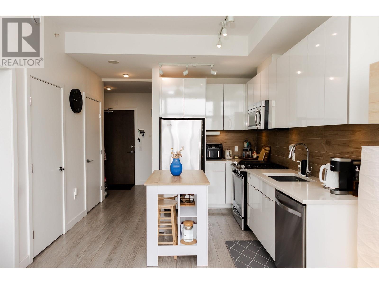 208 200 Nelson's Crescent, New Westminster, British Columbia  V3L 0H4 - Photo 5 - R3001518