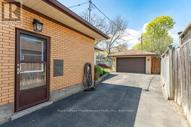 142 Mackay Crescent, Waterloo, Ontario  N2J 3K3 - Photo 36 - X12142889