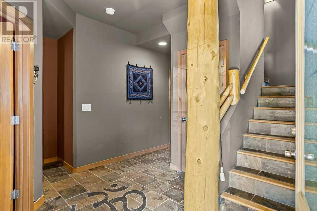 626 4 Street, Canmore, Alberta  T1W 2H3 - Photo 3 - A2220361