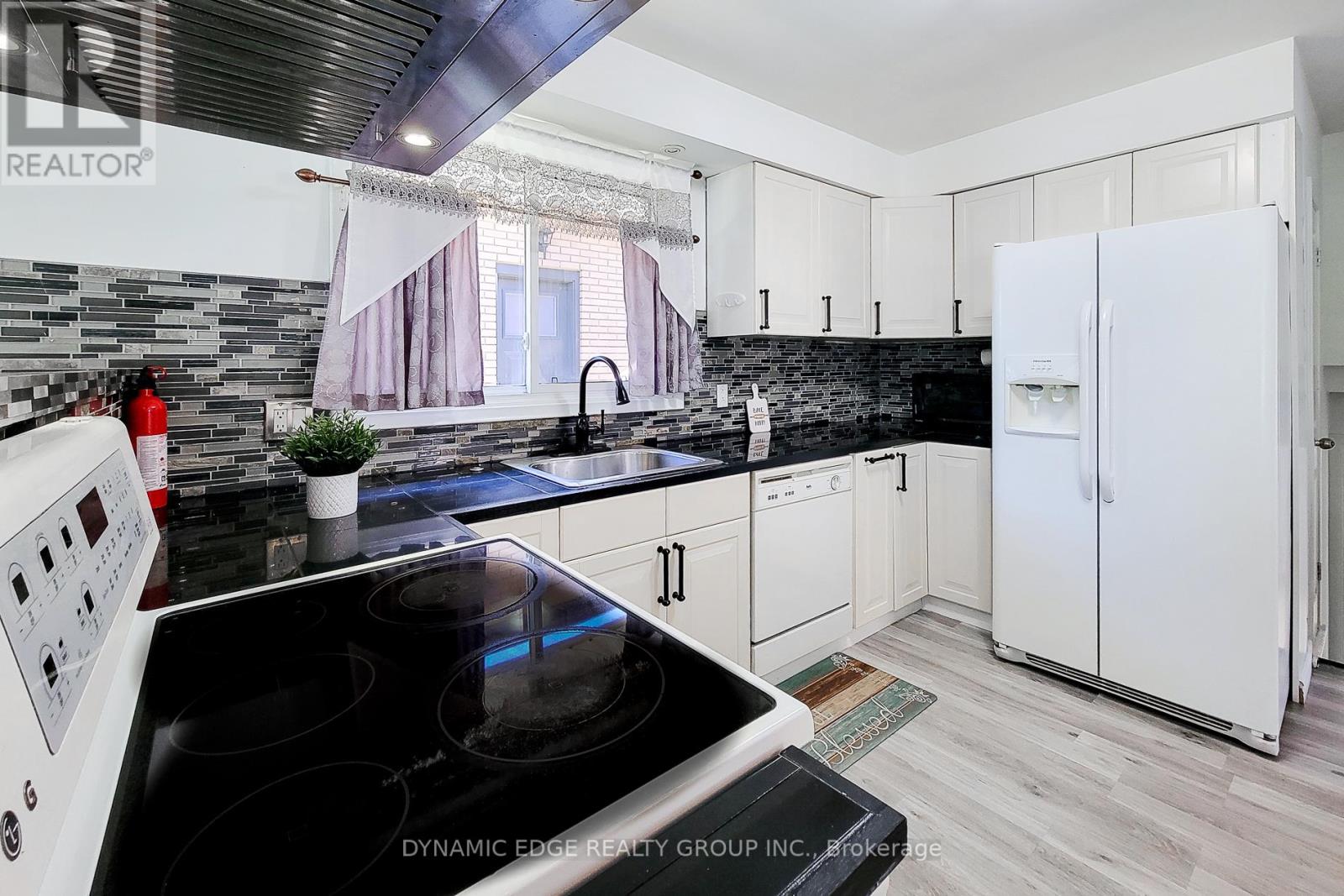 100 Mountain Avenue N, Hamilton (Stoney Creek), Ontario  L8G 3P7 - Photo 14 - X12142763