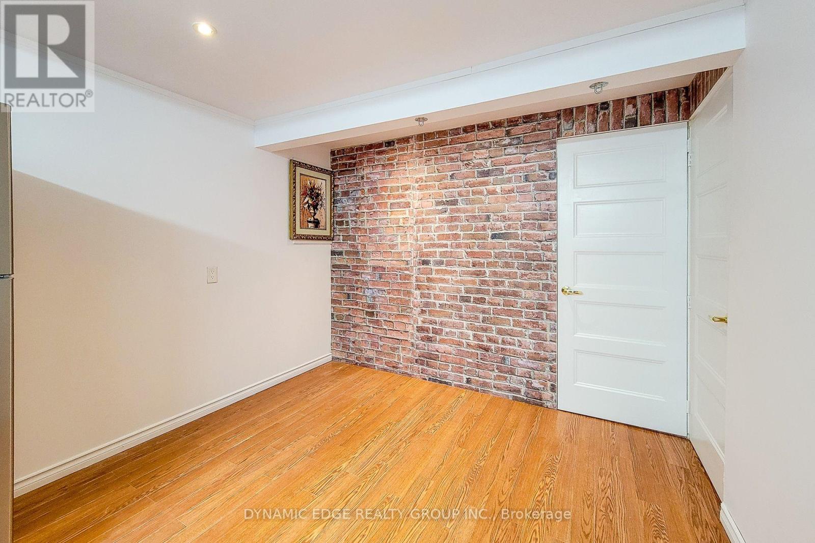 100 Mountain Avenue N, Hamilton (Stoney Creek), Ontario  L8G 3P7 - Photo 37 - X12142763