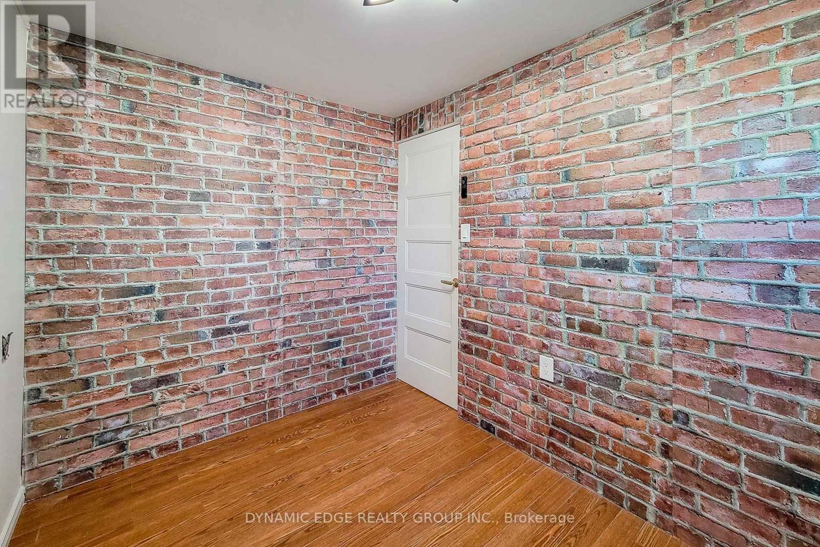 100 Mountain Avenue N, Hamilton, Ontario  L8G 3P7 - Photo 40 - X12142763