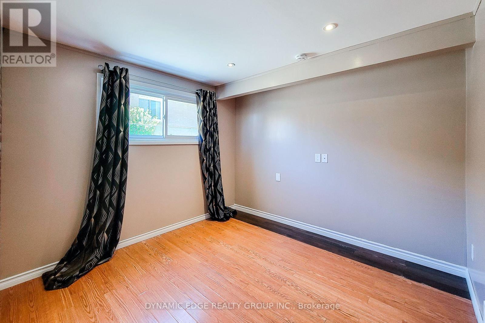 100 Mountain Avenue N, Hamilton (Stoney Creek), Ontario  L8G 3P7 - Photo 41 - X12142763