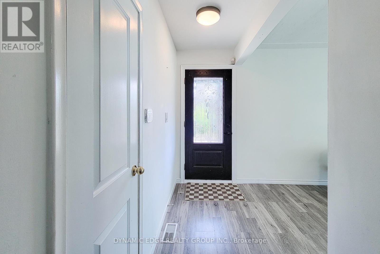 100 Mountain Avenue N, Hamilton (Stoney Creek), Ontario  L8G 3P7 - Photo 7 - X12142763