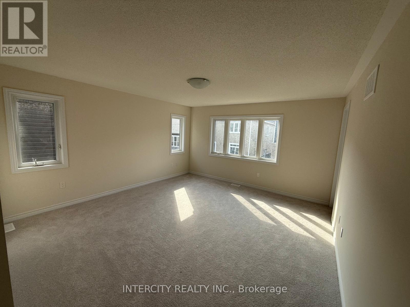 124 Molozzi Street, Erin, Ontario  N0B 1T0 - Photo 11 - X12142769