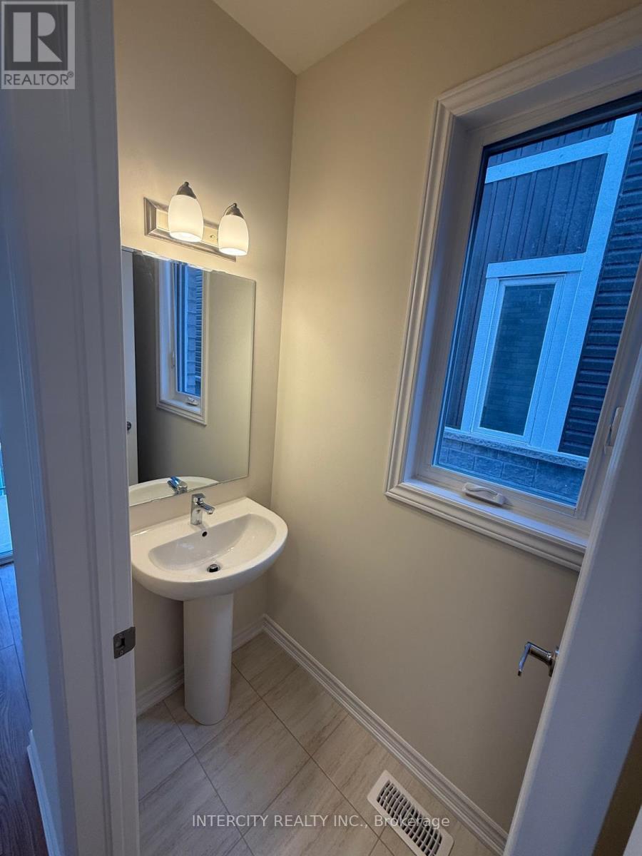 124 Molozzi Street, Erin, Ontario  N0B 1T0 - Photo 4 - X12142769