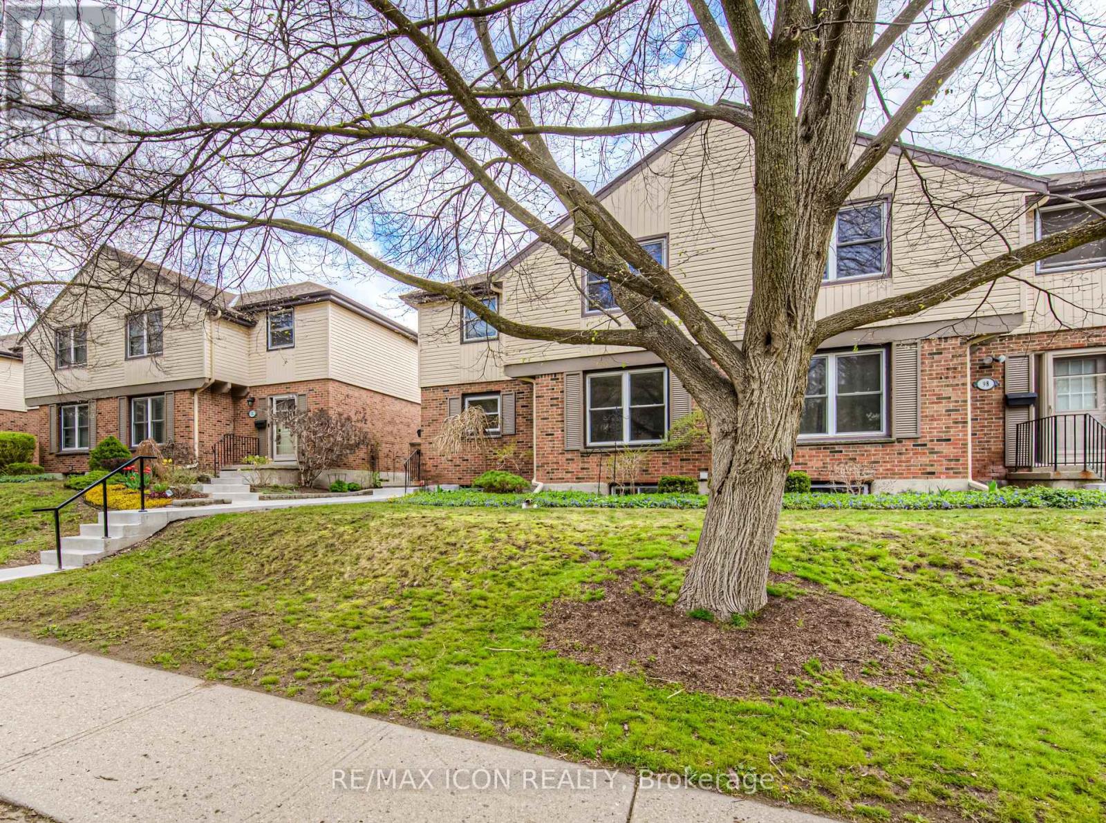 Property at 5 - 100 MCDOUGALL ROAD image 4