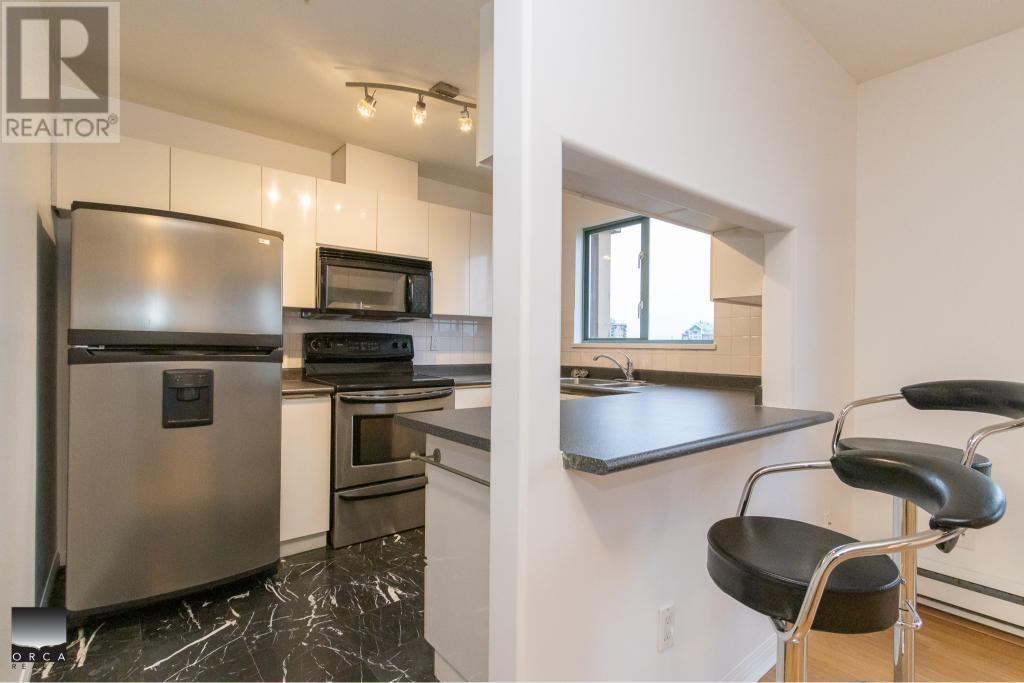 303 111 W 5th Street, North Vancouver, British Columbia  V7M 1J6 - Photo 4 - R3001629