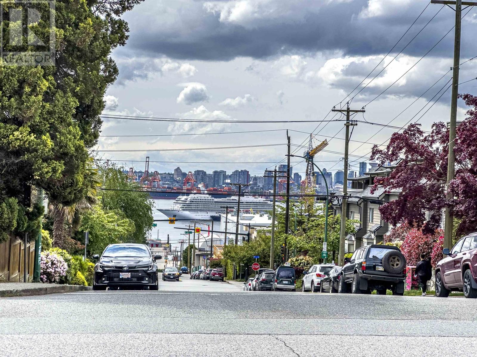 376 E 4th Street, North Vancouver, British Columbia  V7L 1J2 - Photo 4 - C8069116