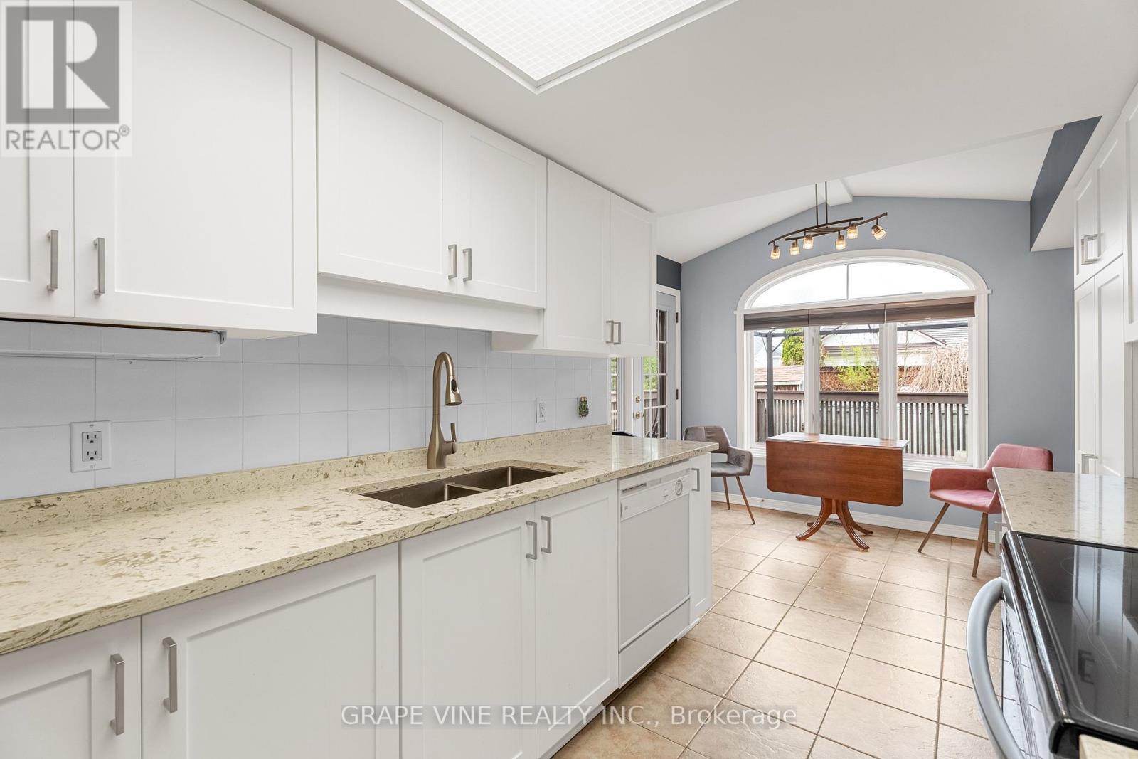 4316 Owl Valley Drive, Ottawa, Ontario  K1V 1L3 - Photo 14 - X12142925