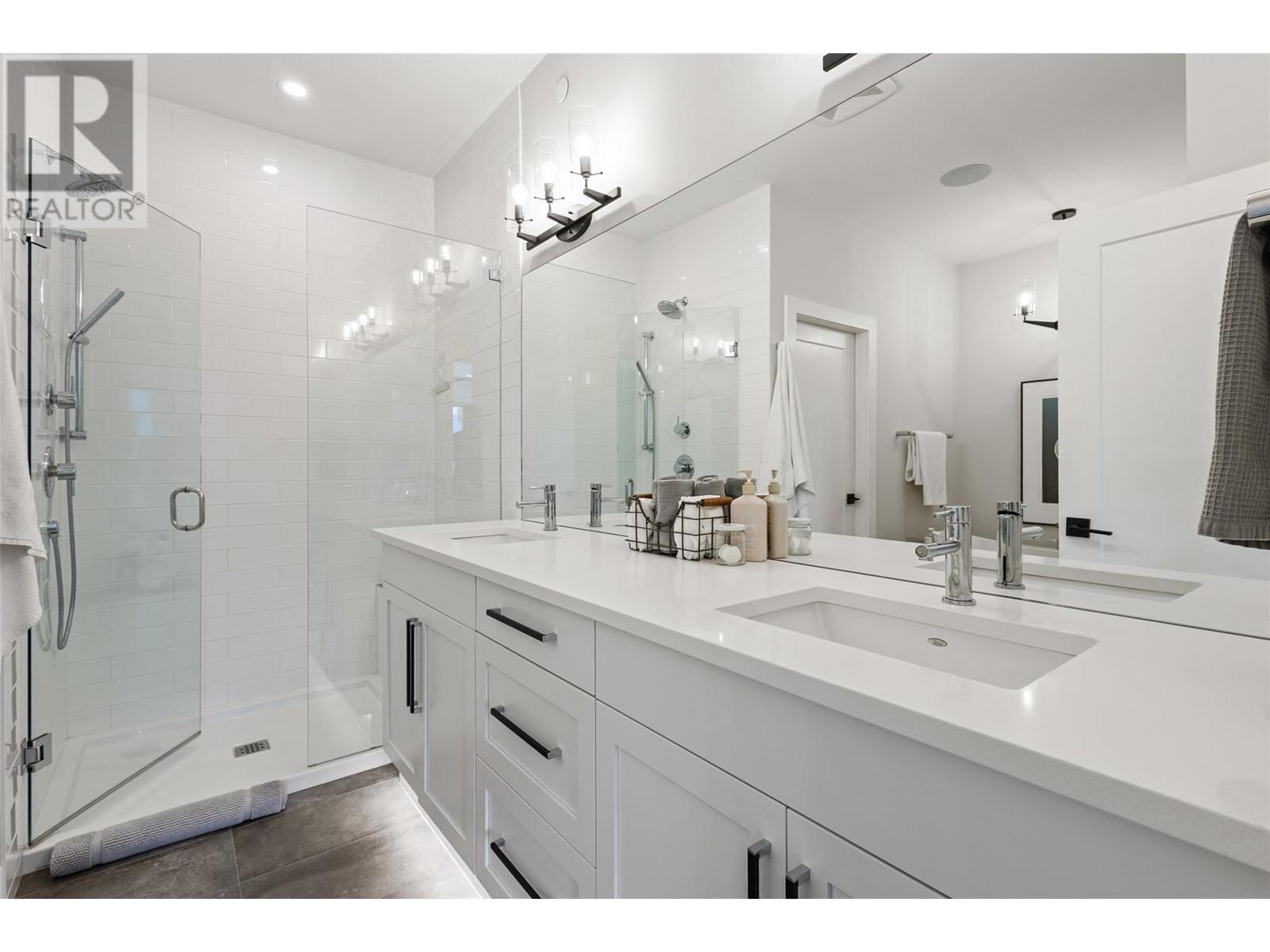 Property at 10100 Tyndall Road Unit# 25 image 4