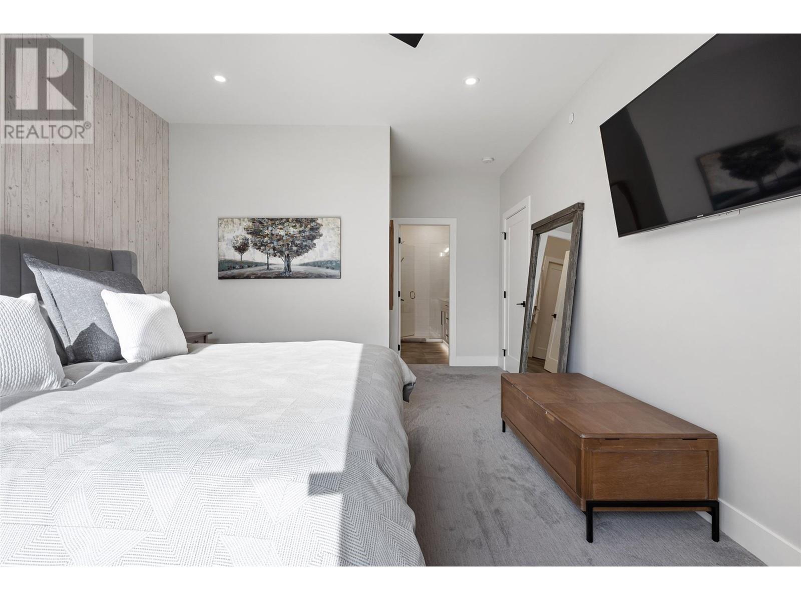 Property at 10100 Tyndall Road Unit# 25 image 3