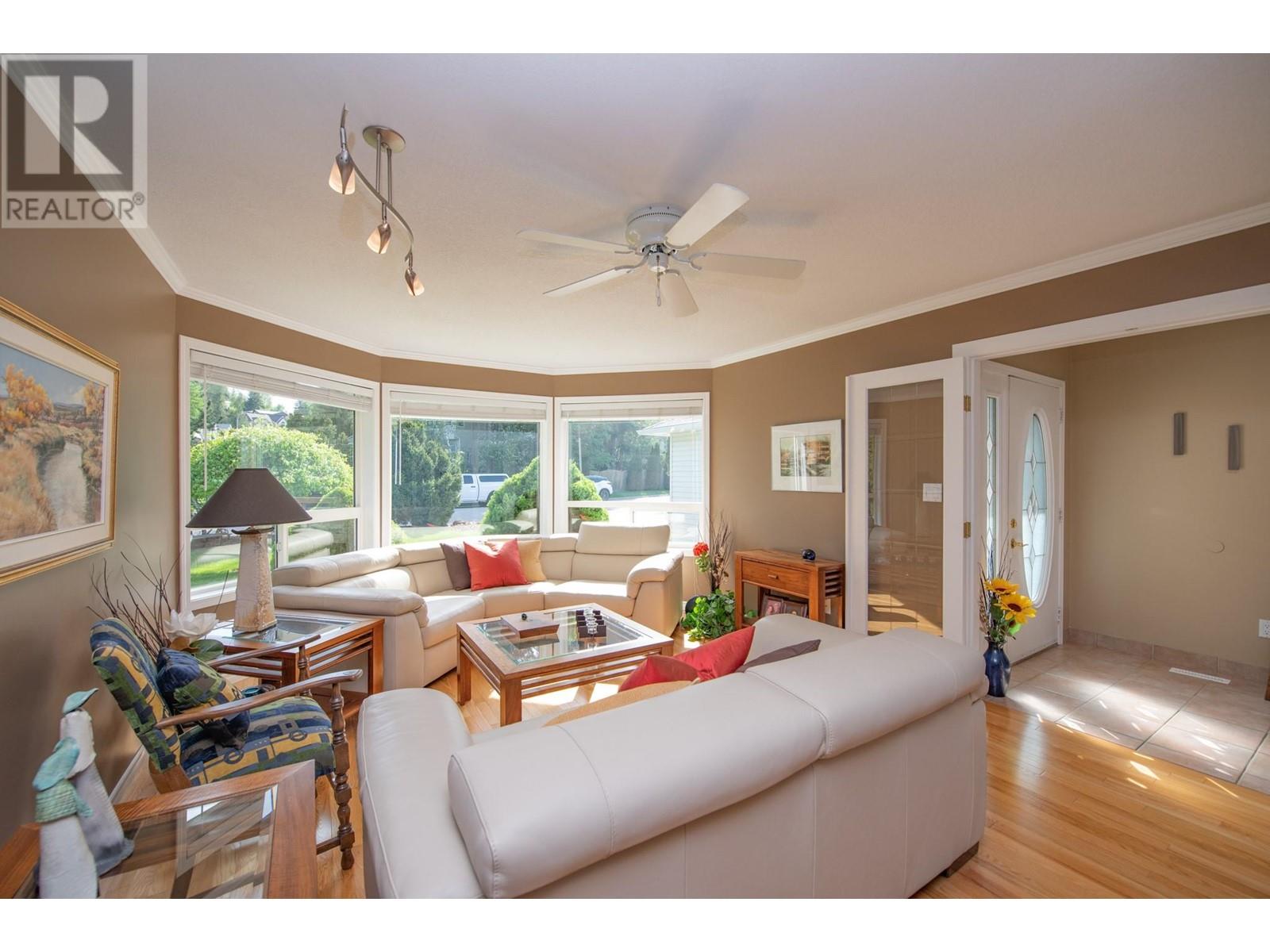 2279 Catt Avenue, Lumby, British Columbia  V0E 2G0 - Photo 12 - 10347304