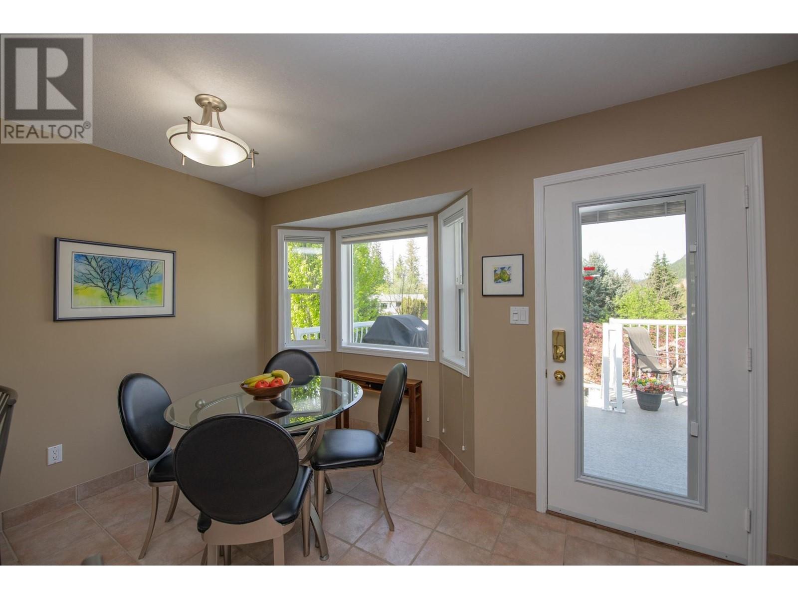 2279 Catt Avenue, Lumby, British Columbia  V0E 2G0 - Photo 10 - 10347304