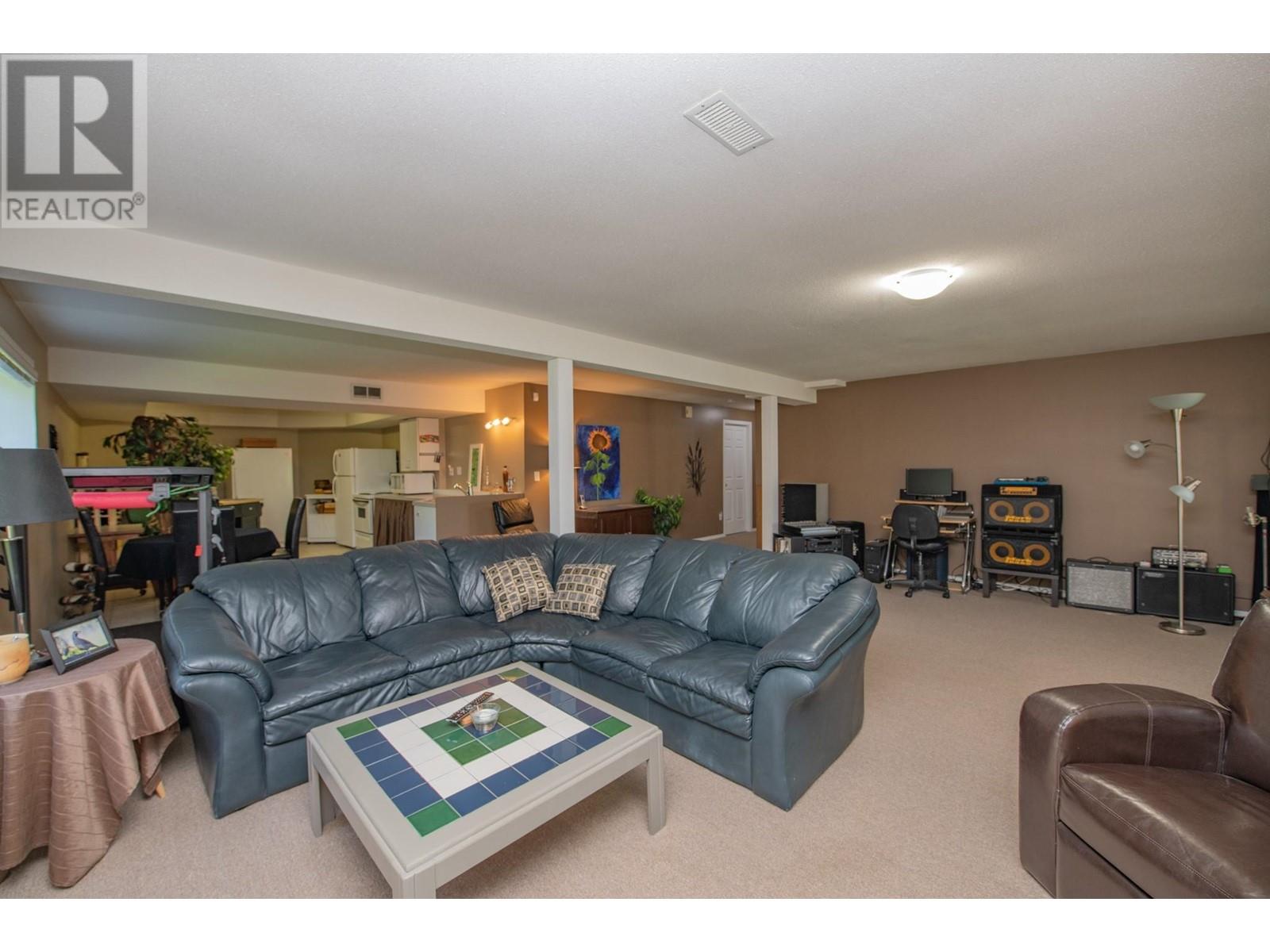 2279 Catt Avenue, Lumby, British Columbia  V0E 2G0 - Photo 31 - 10347304