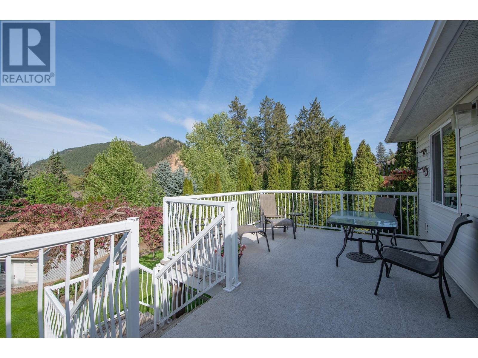 2279 Catt Avenue, Lumby, British Columbia  V0E 2G0 - Photo 36 - 10347304