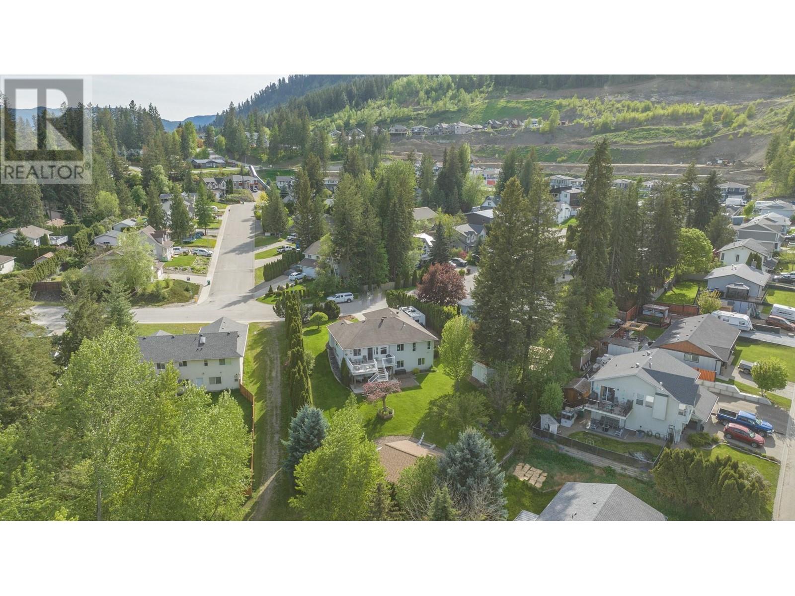 2279 Catt Avenue, Lumby, British Columbia  V0E 2G0 - Photo 53 - 10347304