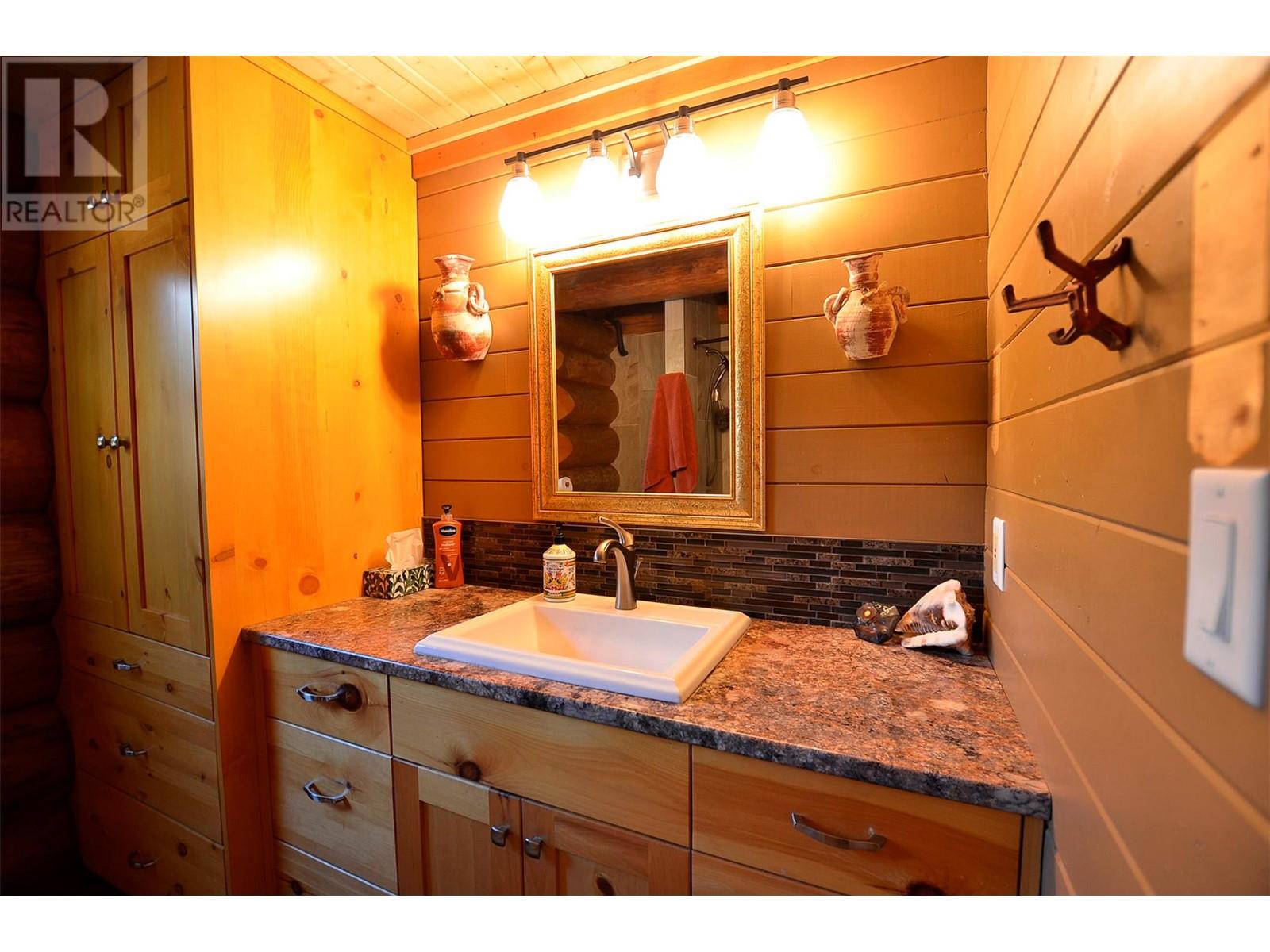 60 Valeview Road, Lumby, British Columbia  V0E 2G1 - Photo 35 - 10347393