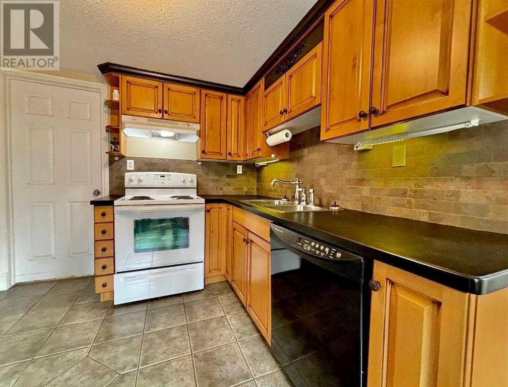 4914 52 Avenue, Rimbey, Alberta  T0C 2J0 - Photo 10 - A2220204