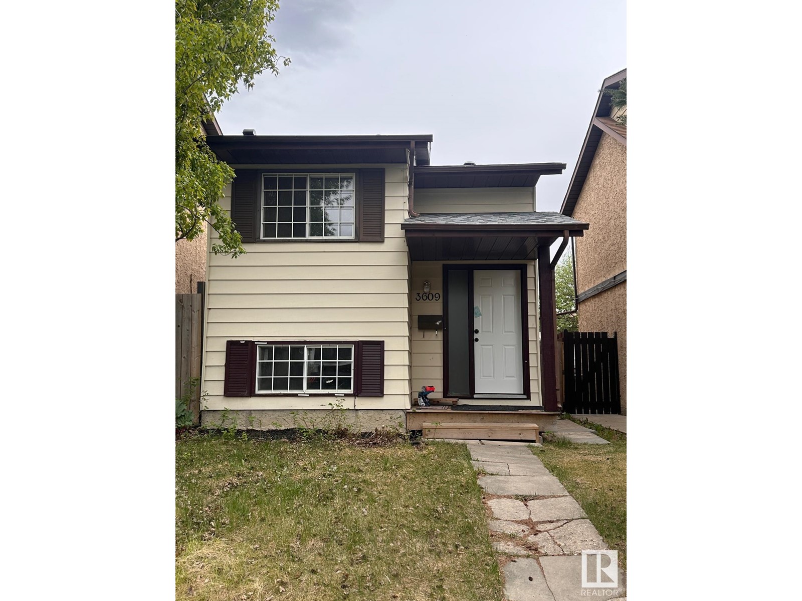 3609 43 AV NW, edmonton, Alberta