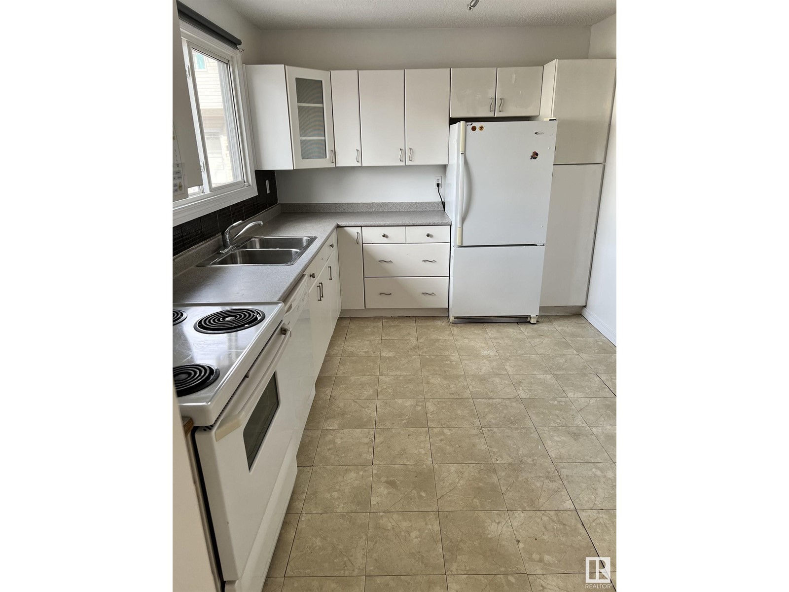 715 Clareview Rd Nw, Edmonton, Alberta  T5A 3S6 - Photo 7 - E4436001