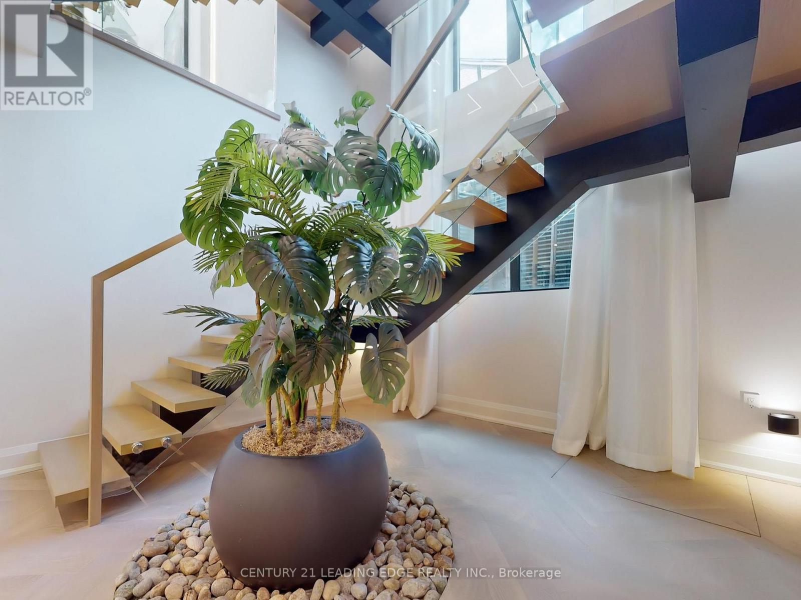 8 Balding Court, Toronto, Ontario  M2P 1Y7 - Photo 40 - C12142906