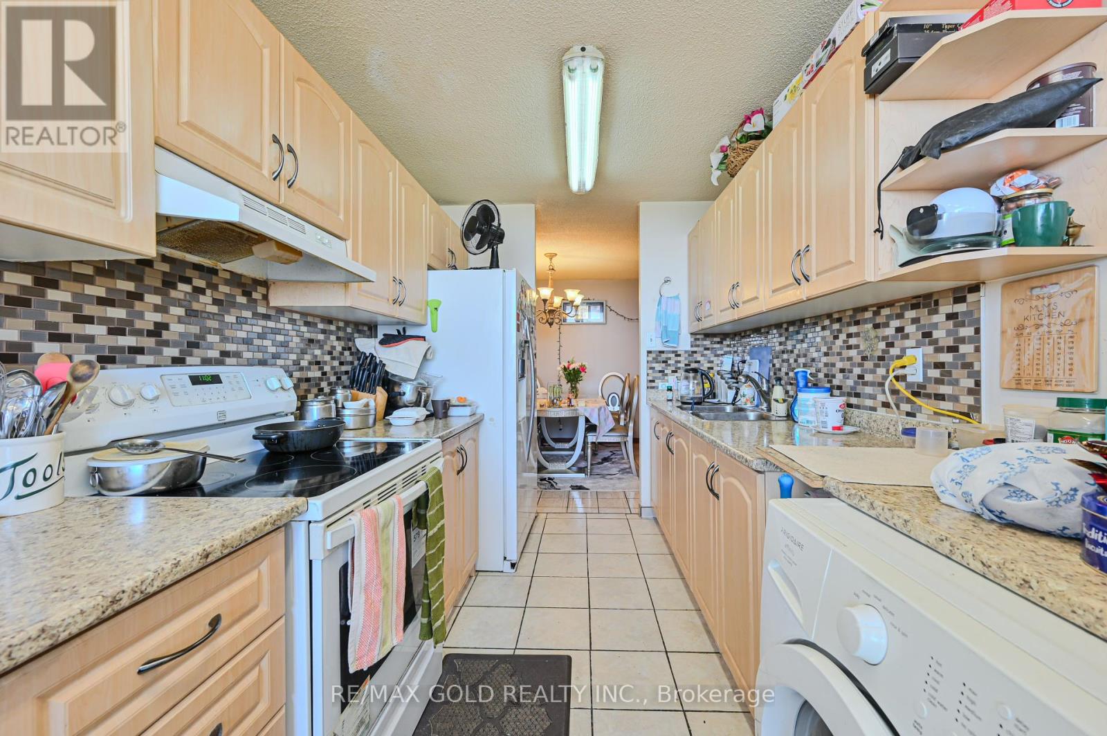1807 - 4 Kings Cross Road, Brampton (Queen Street Corridor), Ontario  L6T 3X8 - Photo 16 - W12142470