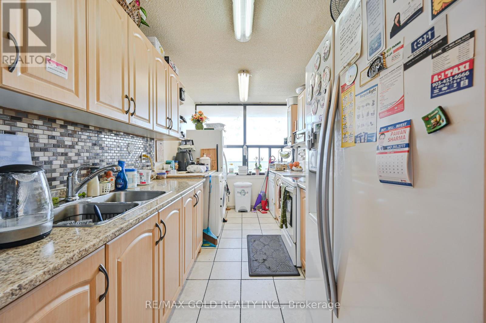 1807 - 4 Kings Cross Road, Brampton (Queen Street Corridor), Ontario  L6T 3X8 - Photo 14 - W12142470
