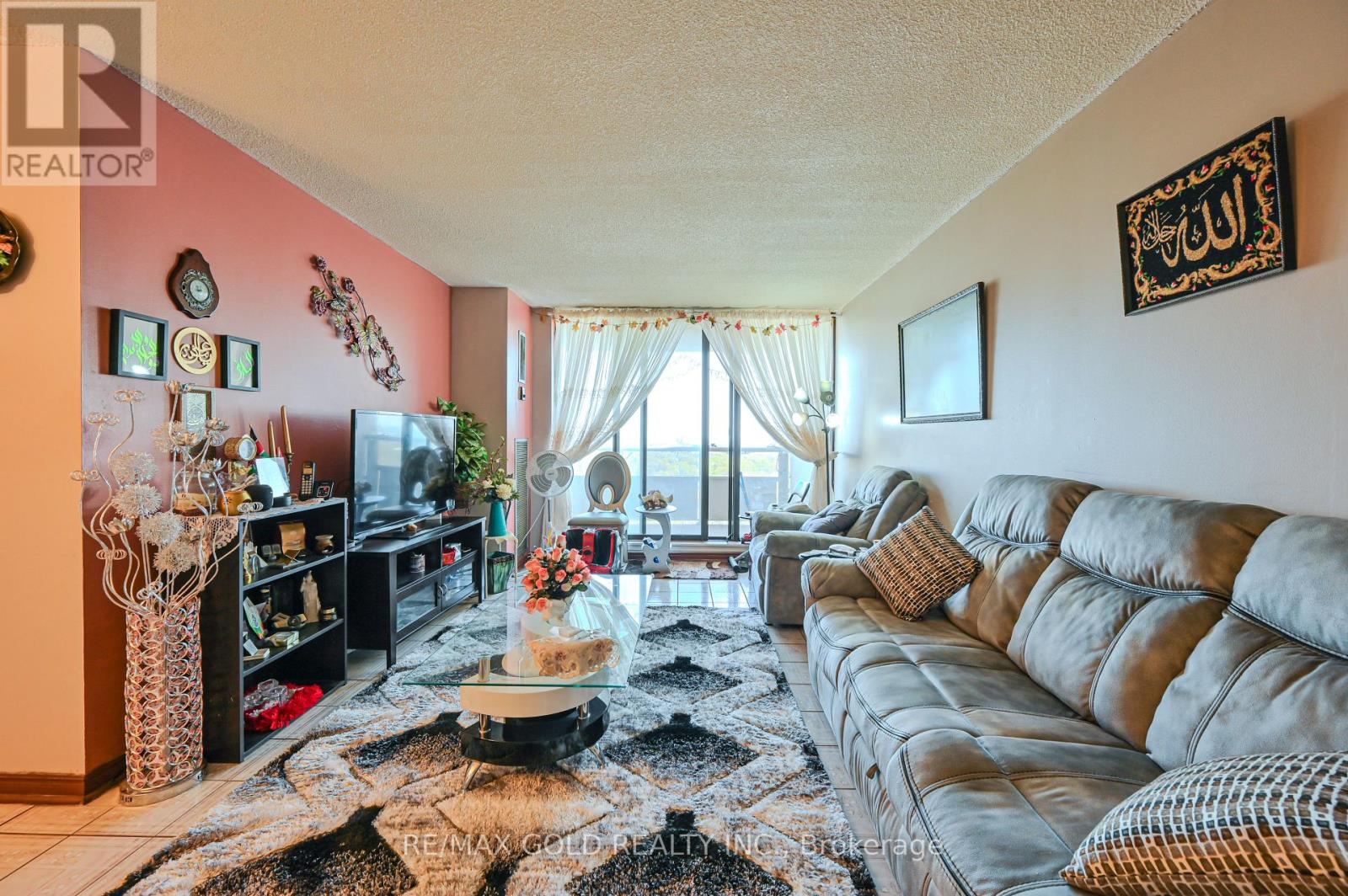 1807 - 4 Kings Cross Road, Brampton (Queen Street Corridor), Ontario  L6T 3X8 - Photo 12 - W12142470