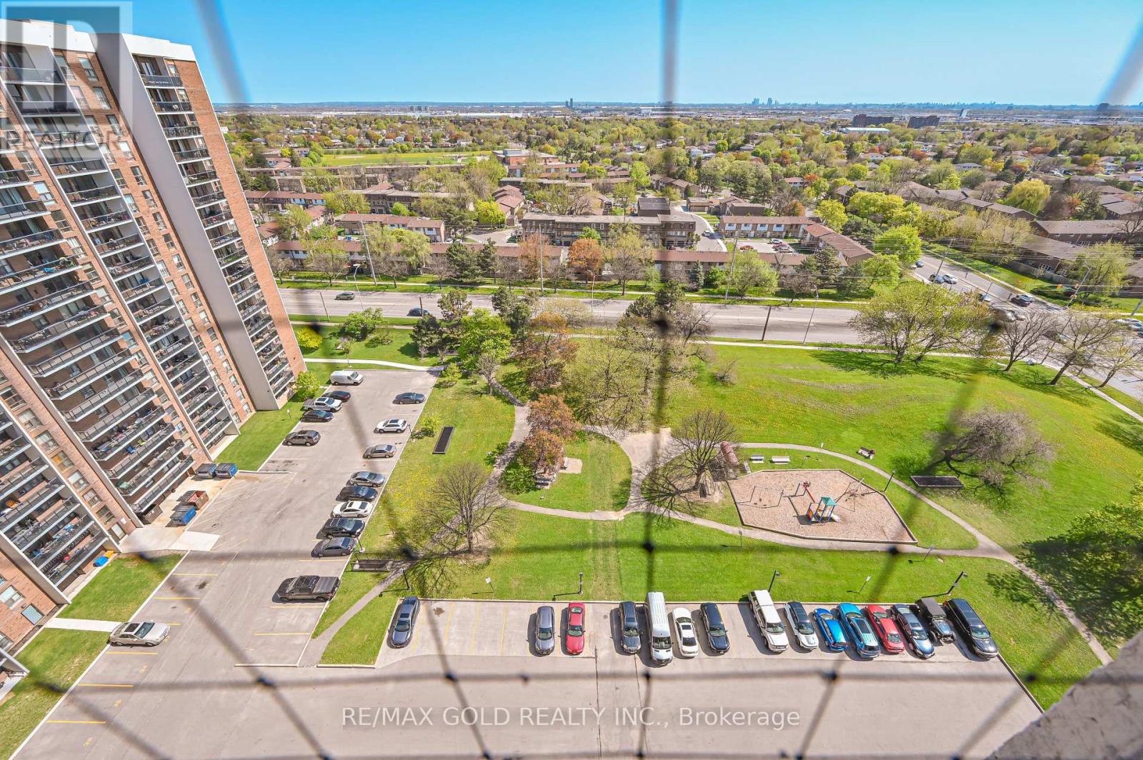 1807 - 4 Kings Cross Road, Brampton (Queen Street Corridor), Ontario  L6T 3X8 - Photo 31 - W12142470