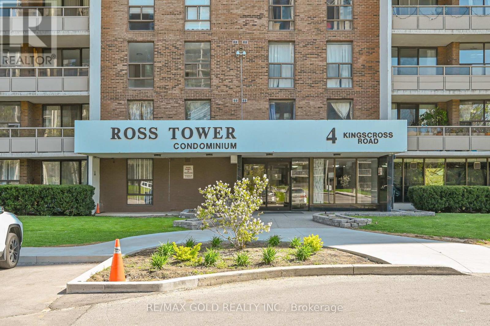 1807 - 4 Kings Cross Road, Brampton (Queen Street Corridor), Ontario  L6T 3X8 - Photo 6 - W12142470