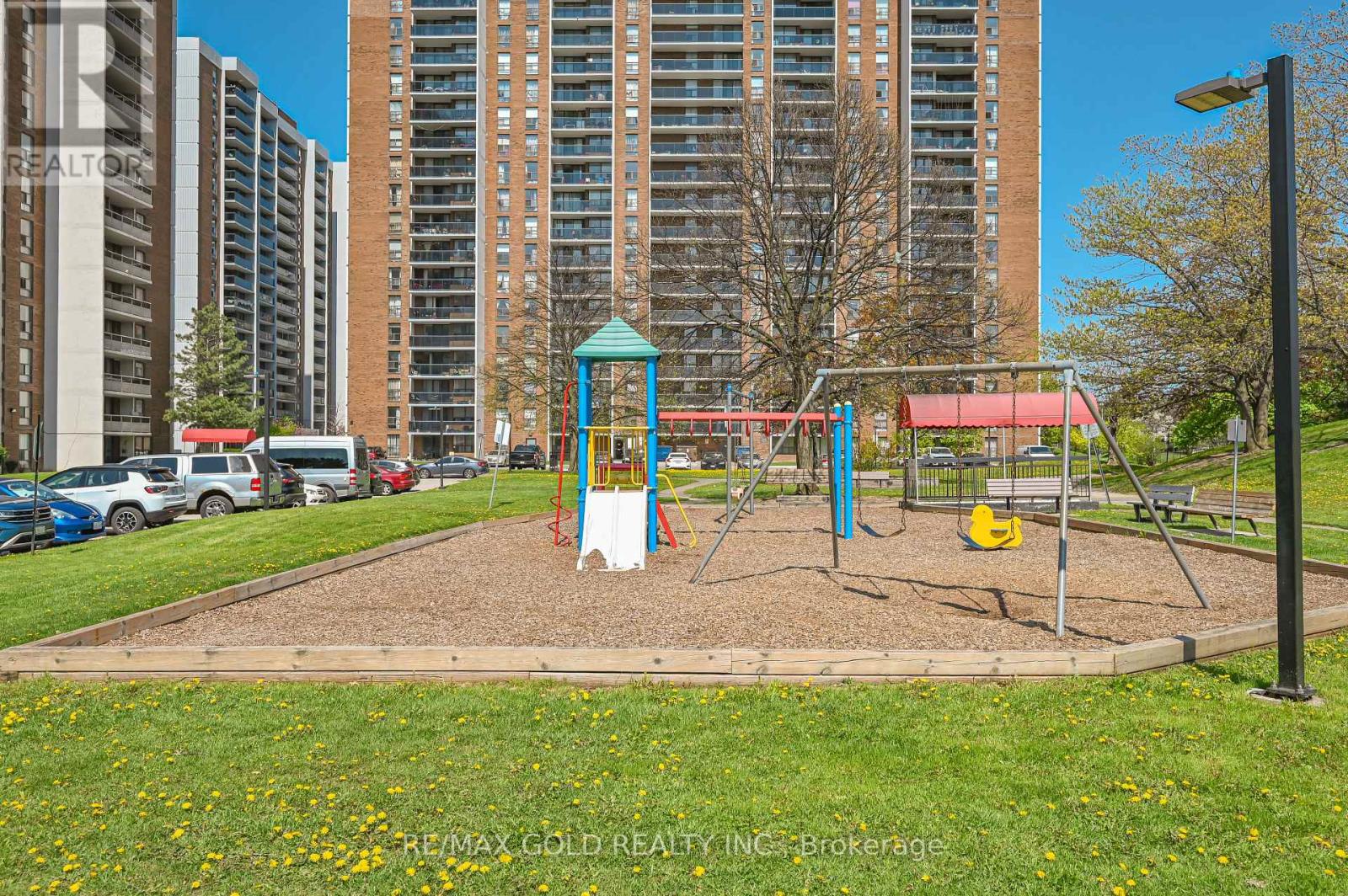 1807 - 4 Kings Cross Road, Brampton (Queen Street Corridor), Ontario  L6T 3X8 - Photo 24 - W12142470