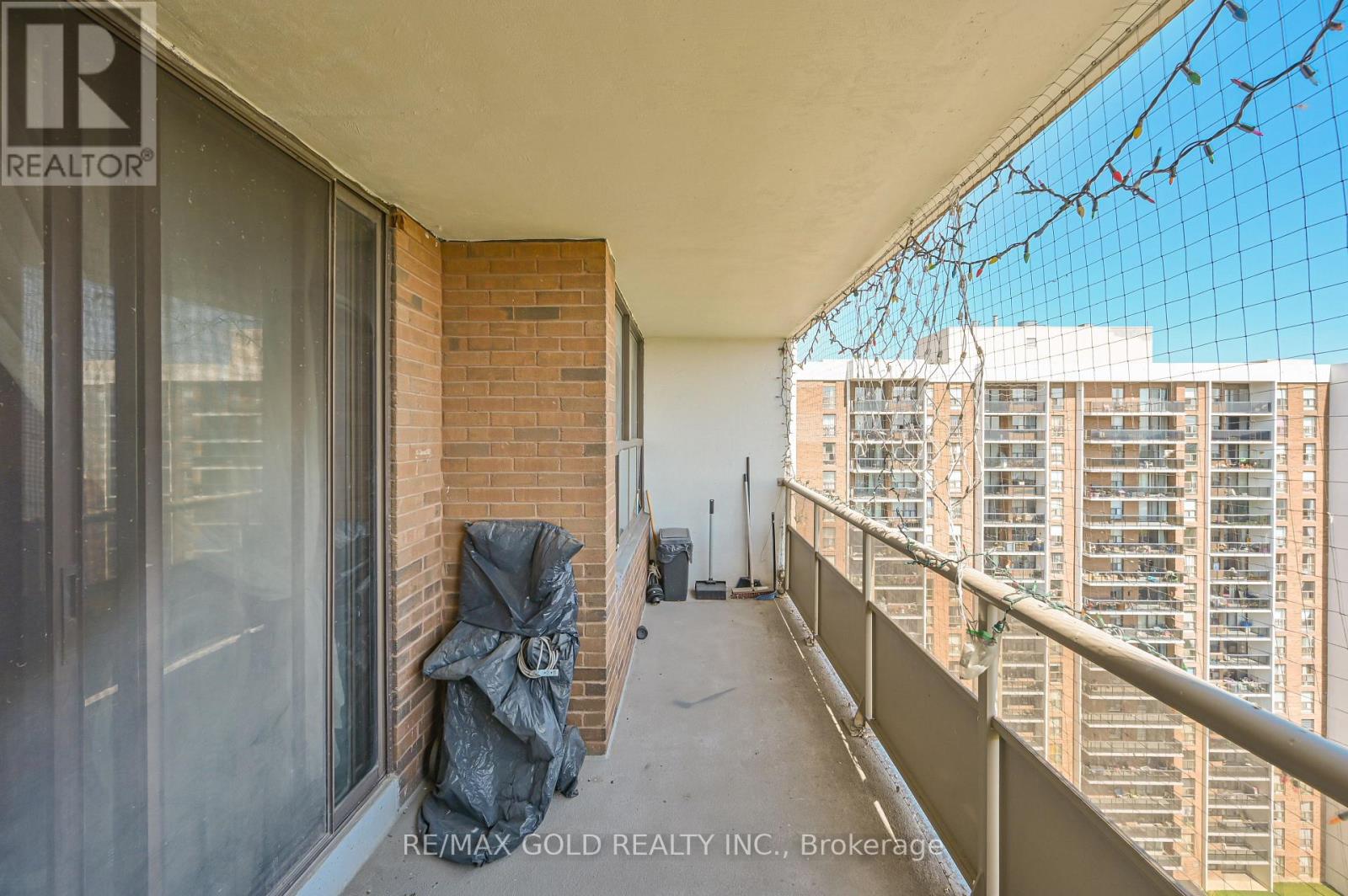 1807 - 4 Kings Cross Road, Brampton (Queen Street Corridor), Ontario  L6T 3X8 - Photo 29 - W12142470