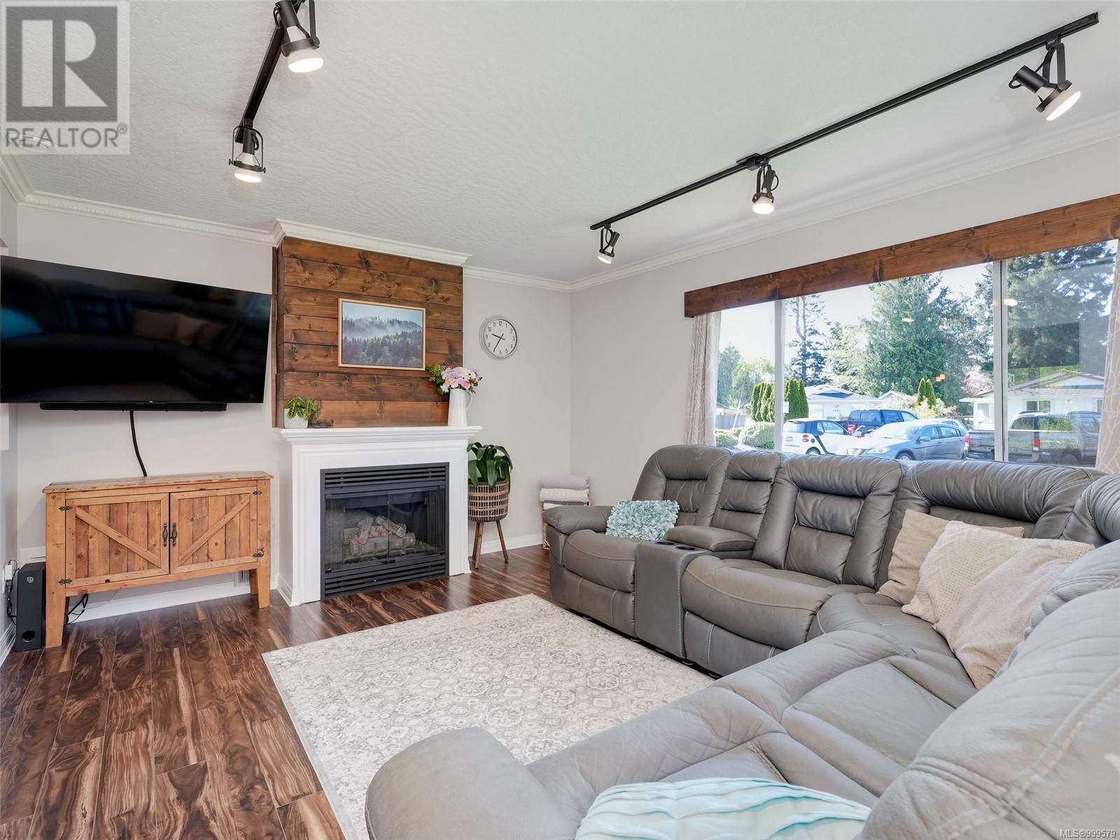 Property at 7042 Brooks Pl image 2