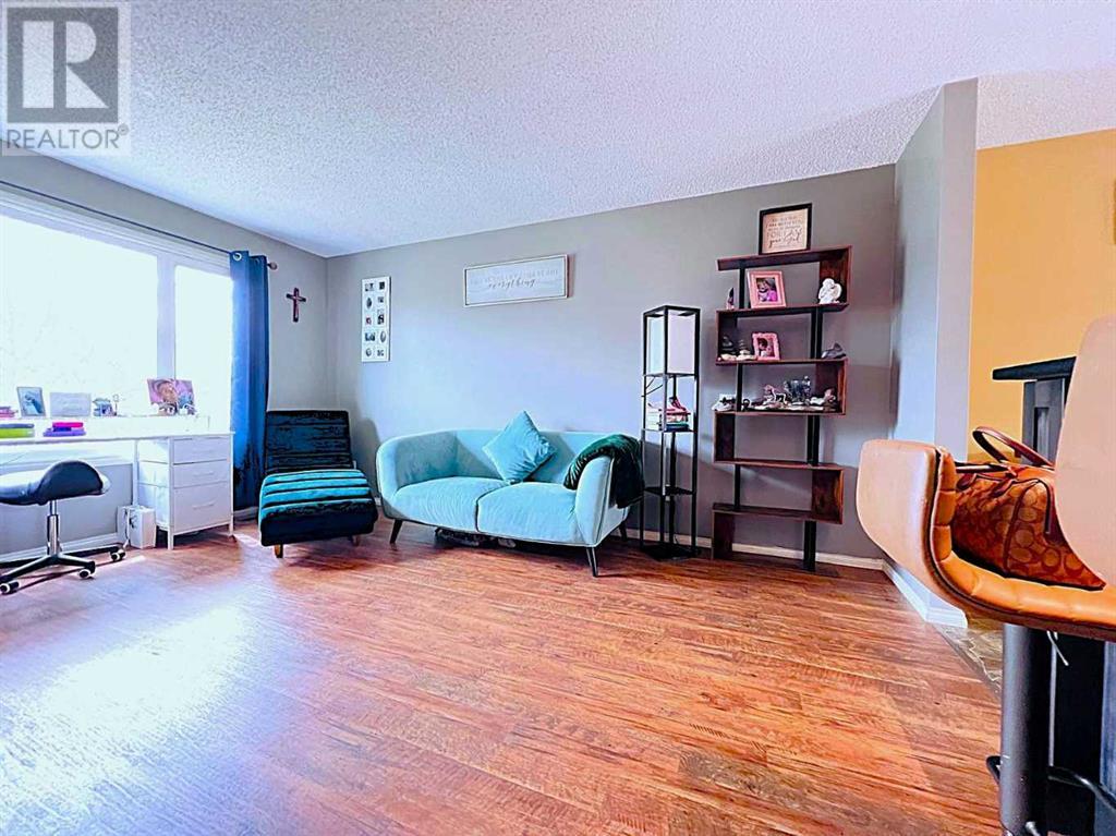 Property at 9406 81 Avenue image 3