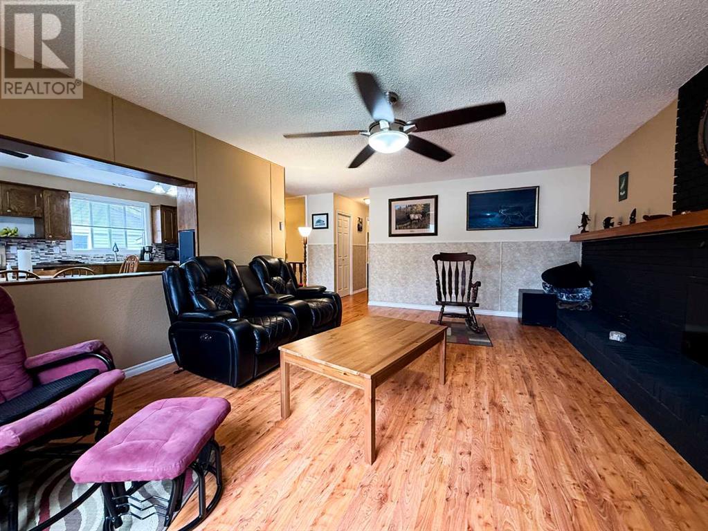 123 Cheviot Drive, Hinton, Alberta  T7V 1P8 - Photo 2 - A2220270