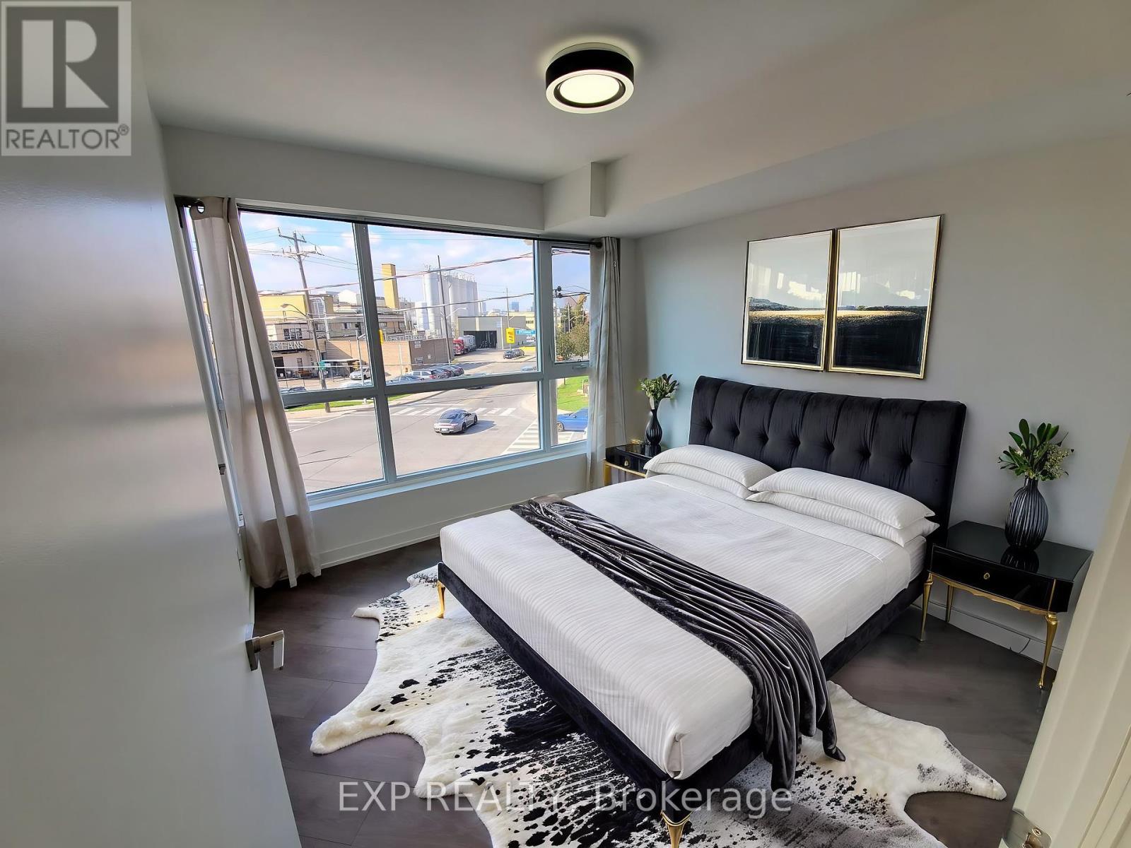 208 - 1401 O'connor Drive, Toronto, Ontario  M4B 2V5 - Photo 3 - E12119923