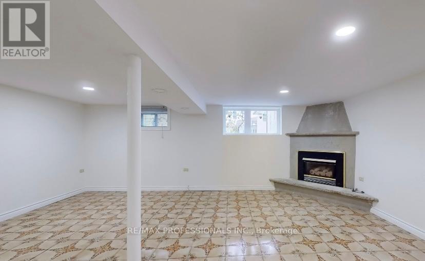 Lower - 20 Navenby Crescent, Toronto, Ontario  M9L 1B2 - Photo 3 - W12142694