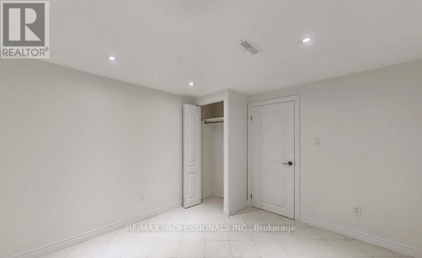 Lower - 20 Navenby Crescent, Toronto, Ontario  M9L 1B2 - Photo 7 - W12142694