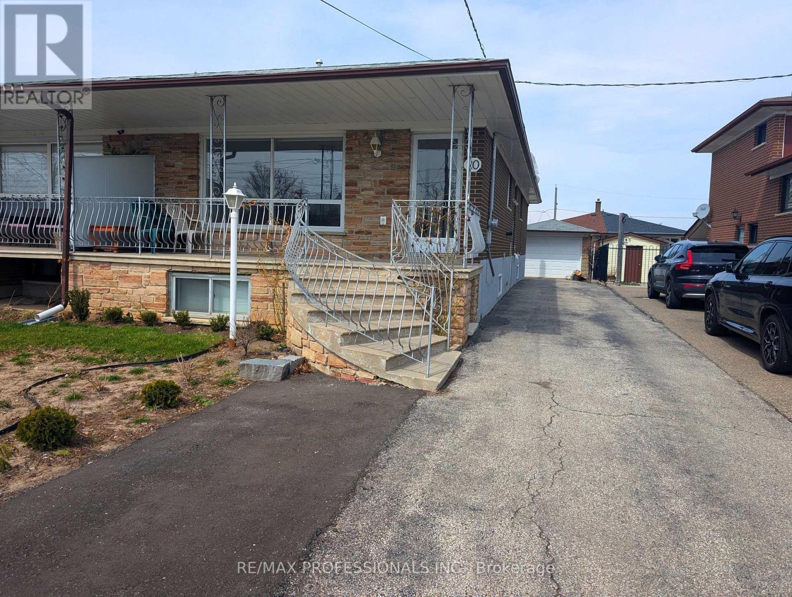 LOWER - 20 NAVENBY CRESCENT, Toronto, Ontario