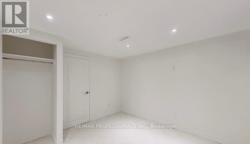 Lower - 20 Navenby Crescent, Toronto, Ontario  M9L 1B2 - Photo 6 - W12142694