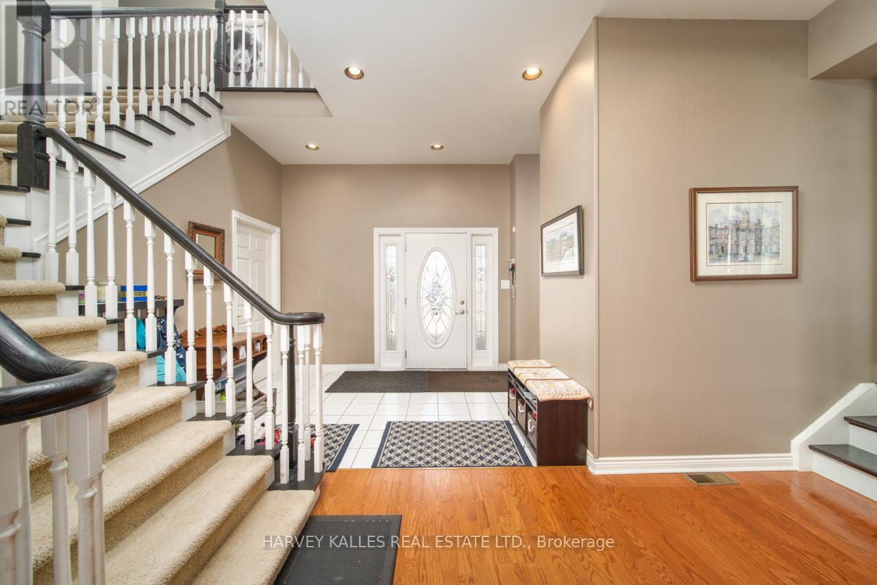 477 Stone Street, Oshawa, Ontario  L1J 1A4 - Photo 2 - E12142972