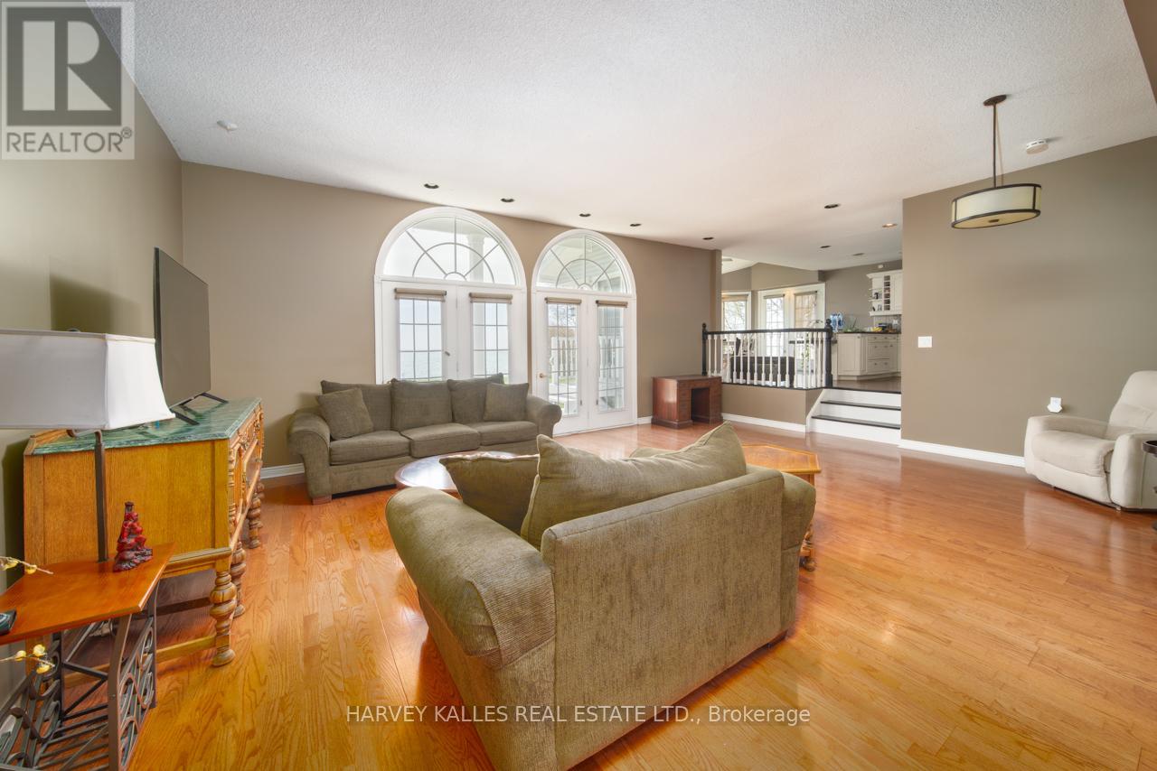 477 Stone Street, Oshawa, Ontario  L1J 1A4 - Photo 3 - E12142972