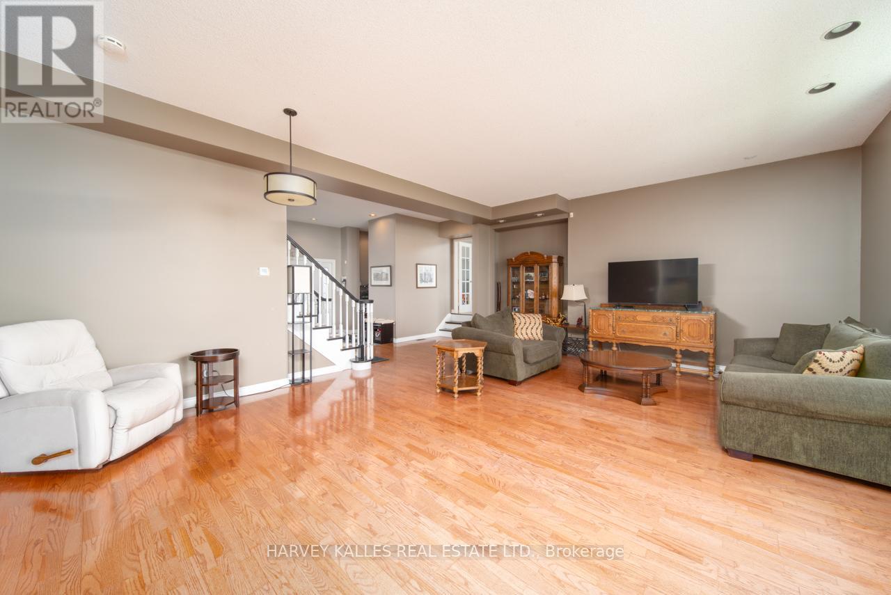 477 Stone Street, Oshawa, Ontario  L1J 1A4 - Photo 5 - E12142972
