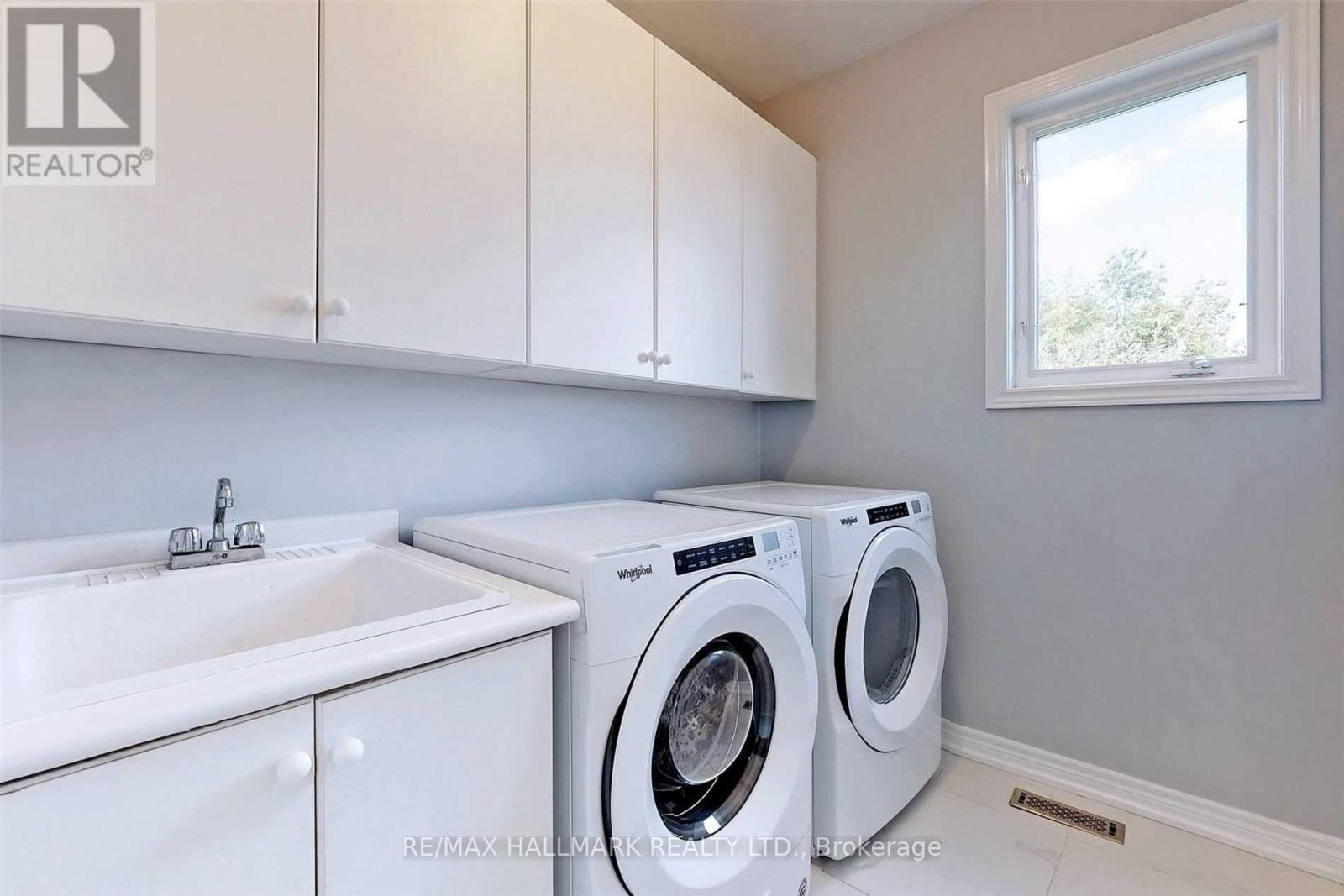 160 Tower Hill Road, Richmond Hill, Ontario  L4E 4M1 - Photo 17 - N12142956